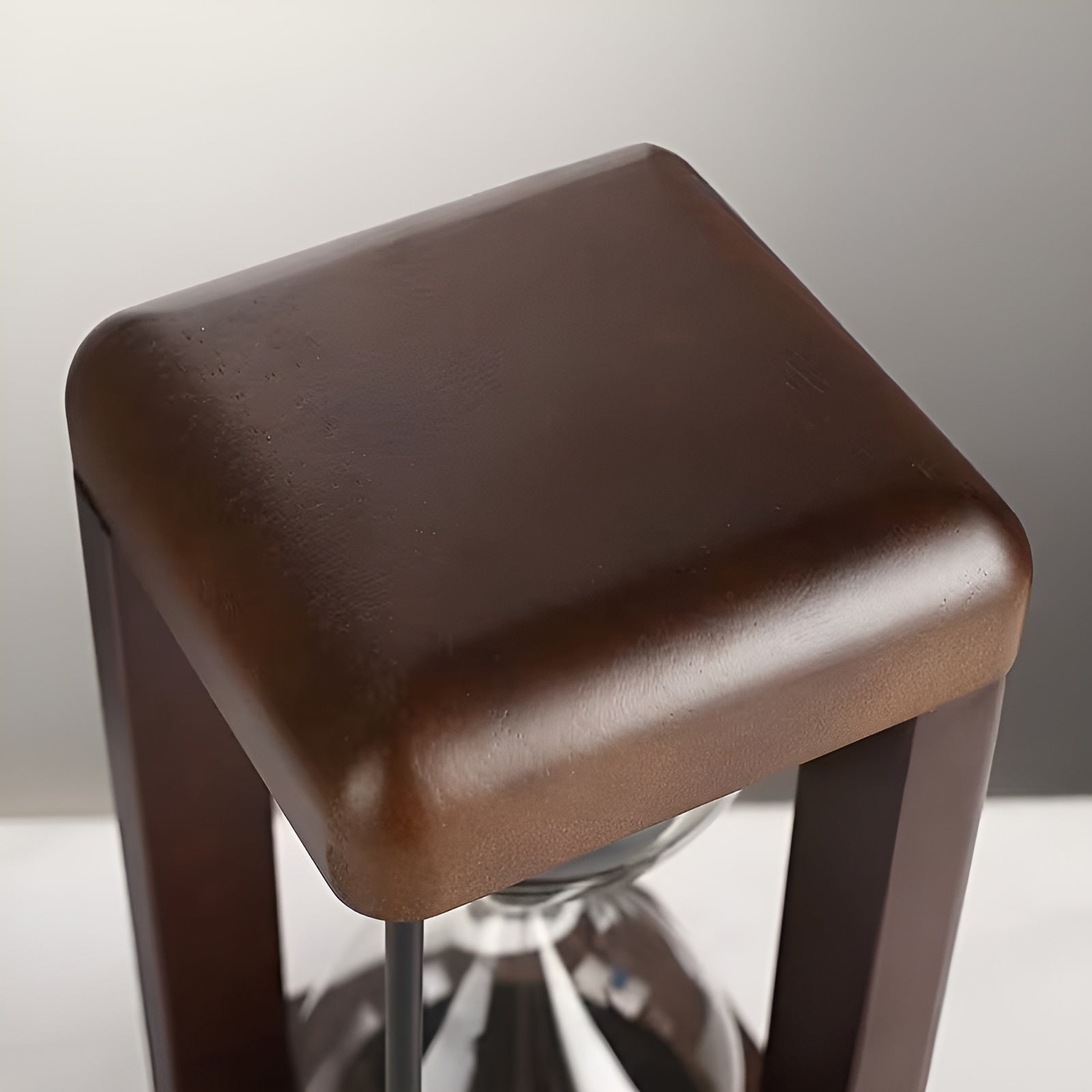 Tretimeglass 30 Minutter – Dekorativt i Massivt Tre | Perfekt for Kontor og Hjem