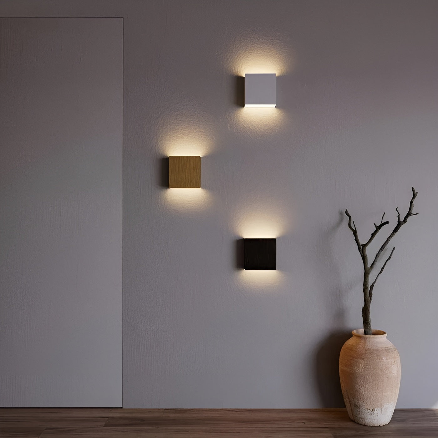 Kvadratisk Vegglampe – Moderne og Stilren | Perfekt for Stue og Soverom