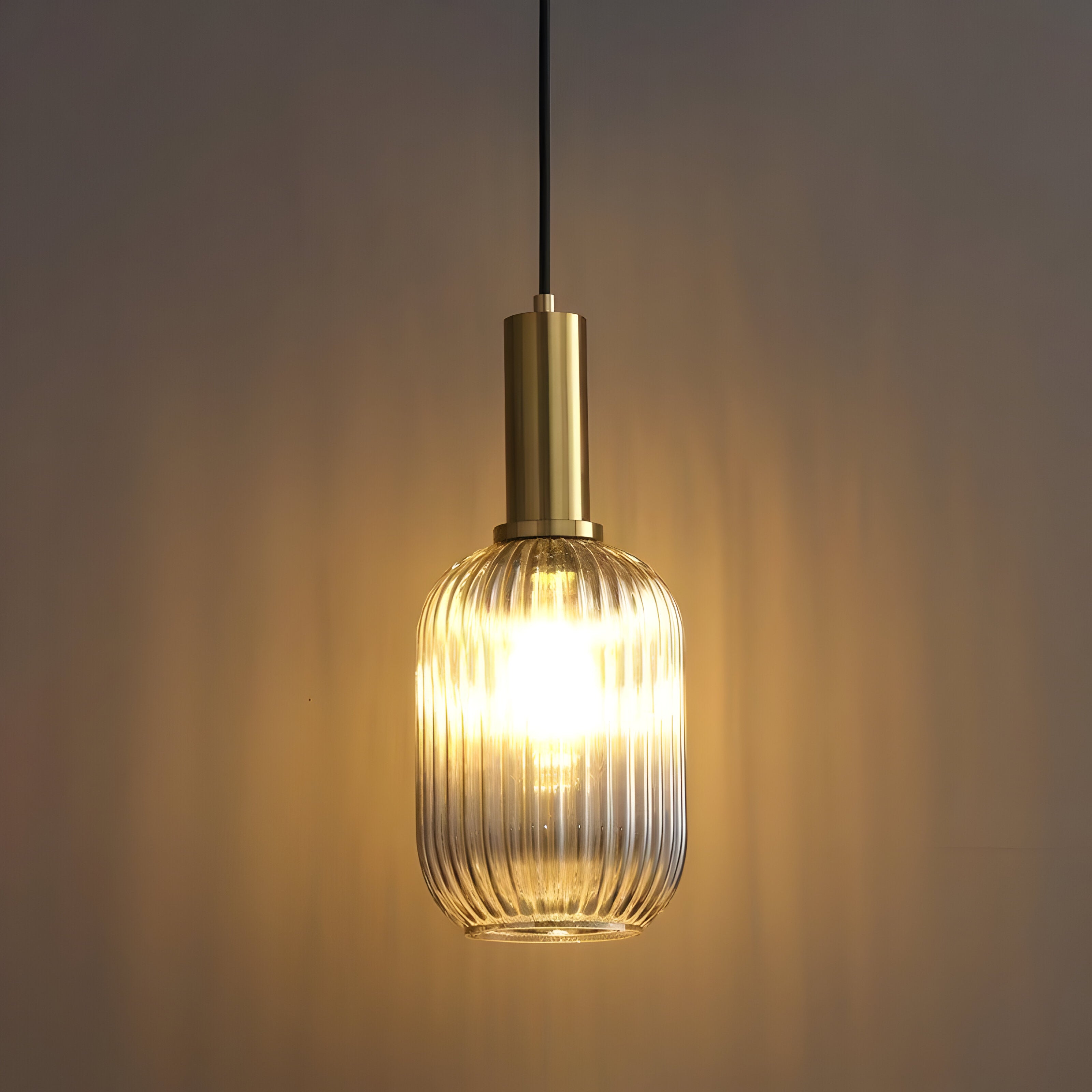 Bilde av Sivren – Fargerik Vintage Hengelampe i Glass fra Velisse