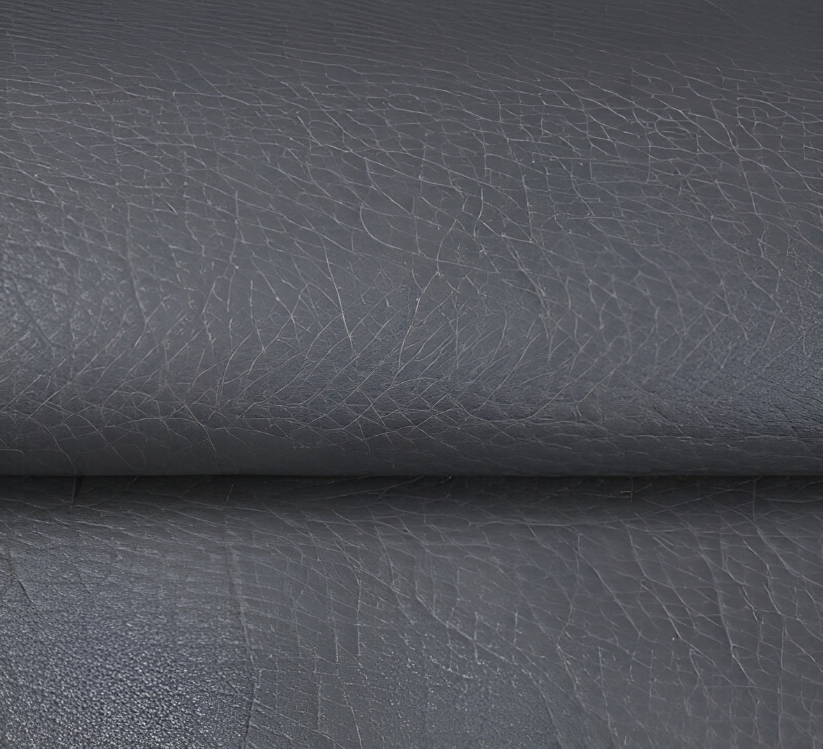 Selvklebende Lapp i Skinn – Enkel Reparasjon av Sofa, Vesker og Klær