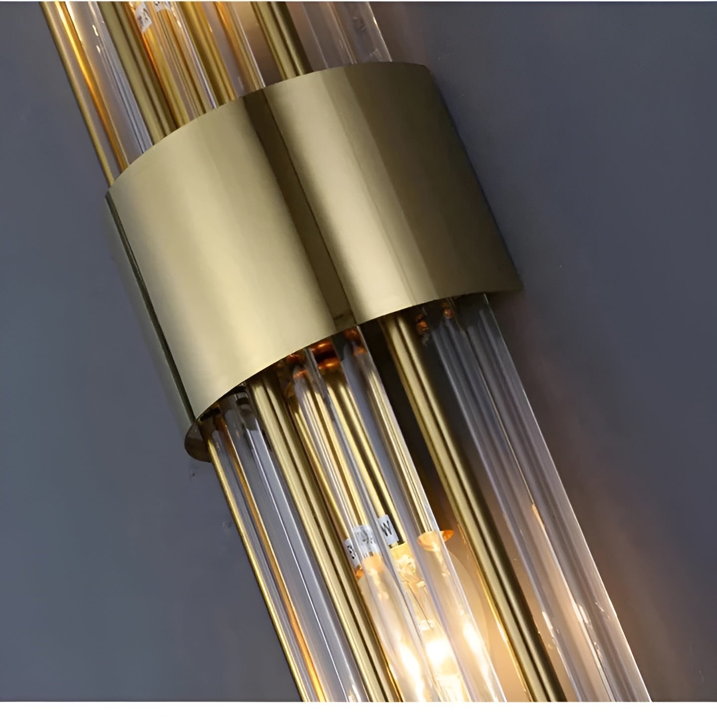 Vegglampe med Krystalleffekt – Elegant og Dekorativ | Gullfarget Detalj