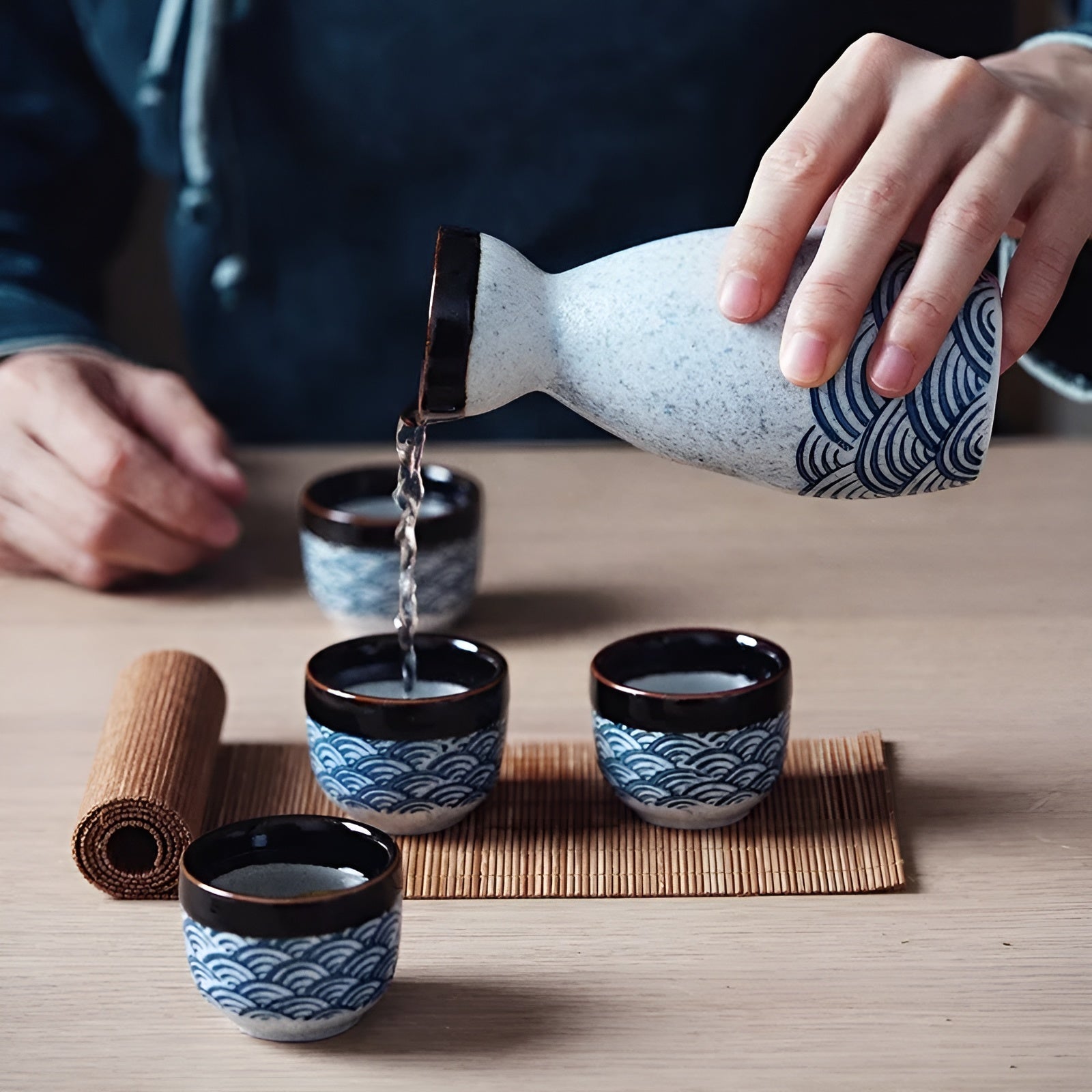 Japansk Sakesett i Keramikk – Tradisjonelt og Elegant | Perfekt for Hjem, Restaurant og som Gave