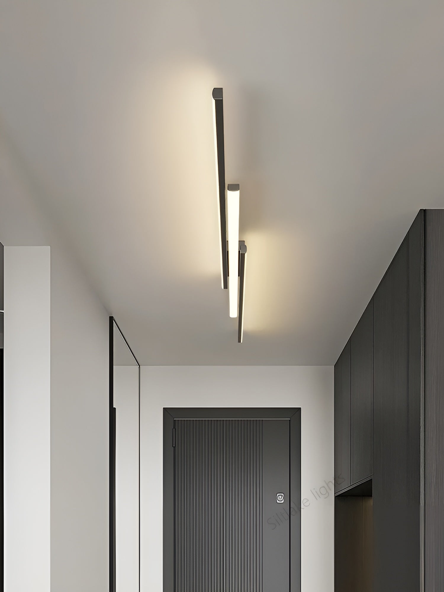 Lang LED-taklampe – Slankt og Stilrent Design | Perfekt Belysning for Gang, Trapper og Soverom