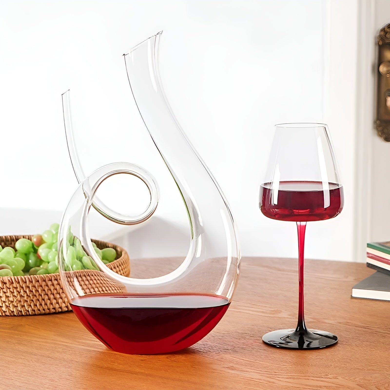 Svanespiral-vinkaraffel – Elegant Spiraldesign | 1500 Ml For Hjemmebruk Eller Baren