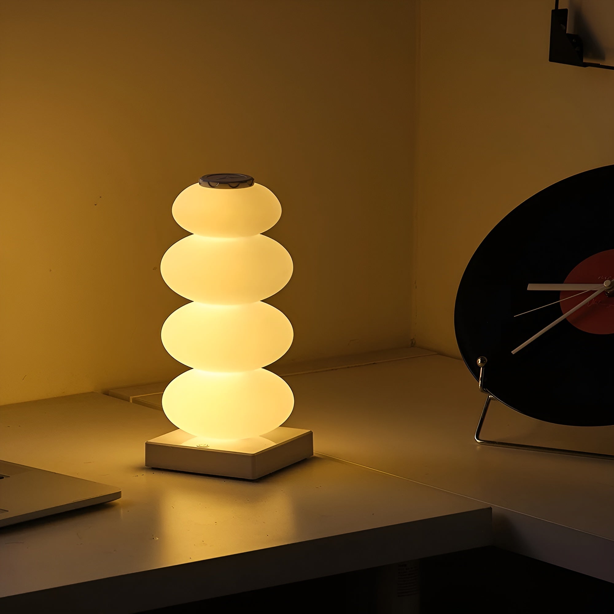 Nattbordlampe – Dimbar LED med 16 Farger | Touchkontroll og Stemningsfull Belysnin