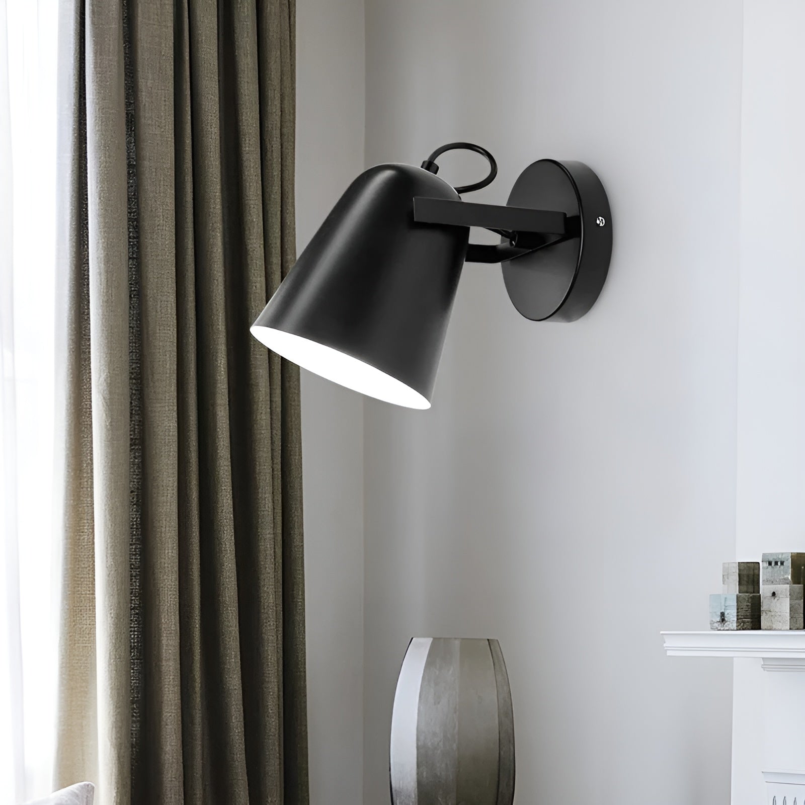 Vegglampe i Skandinavisk Stil – Moderne og Dekorativ | Perfekt for Soverom, Trapp og Stue