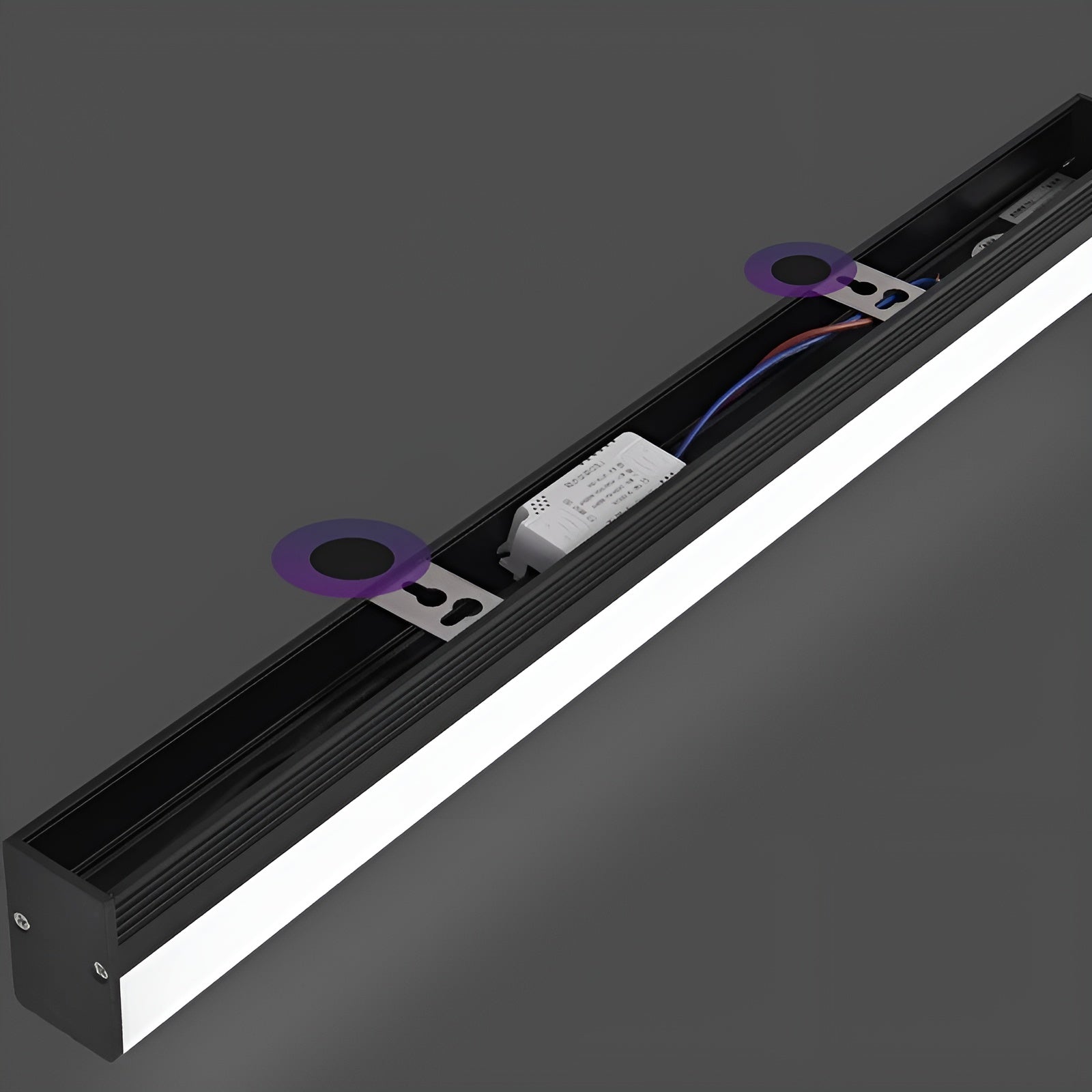 Lang LED-speillampe – Ekstra Lyssterk og Stilren | Perfekt for Bad og Innendørsbruk