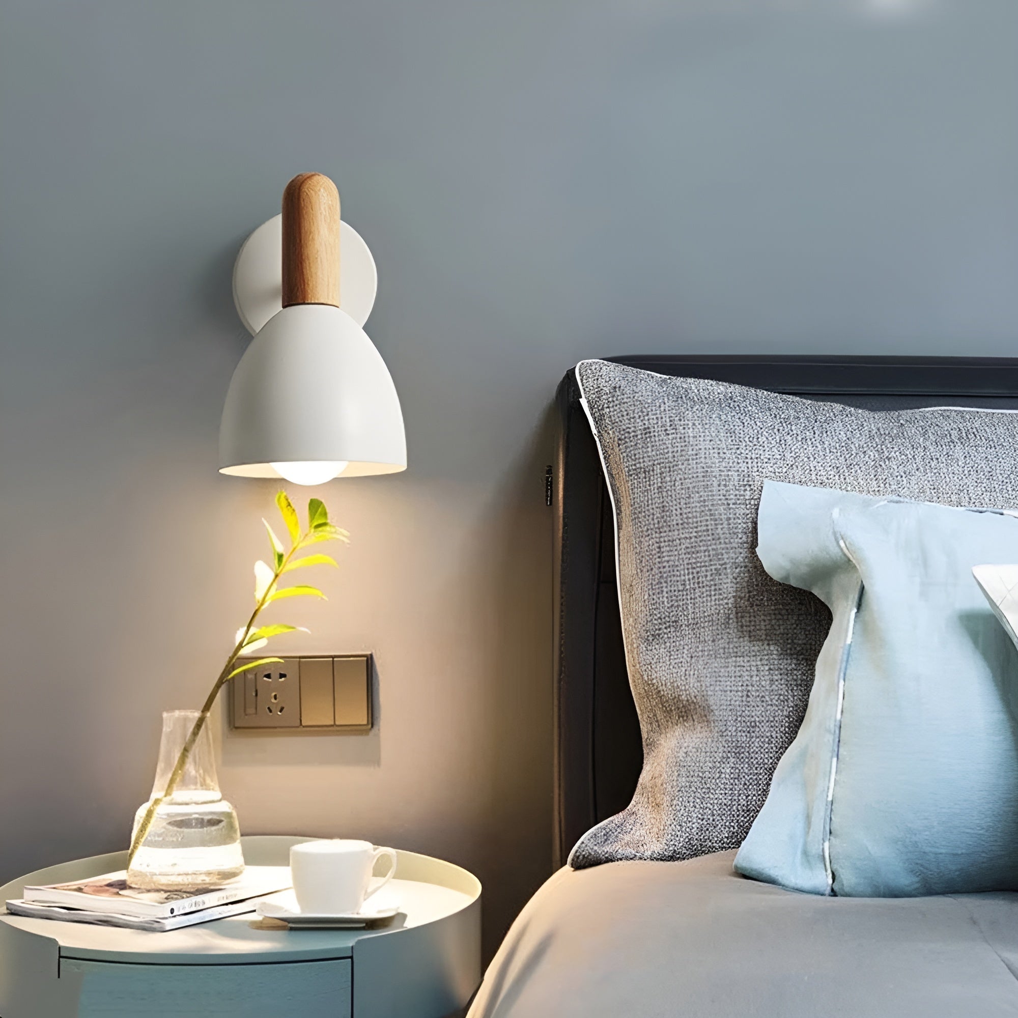 Vegglampe i Naturtre – Gir Varm Belysning | Perfekt til Soverom og Hytte