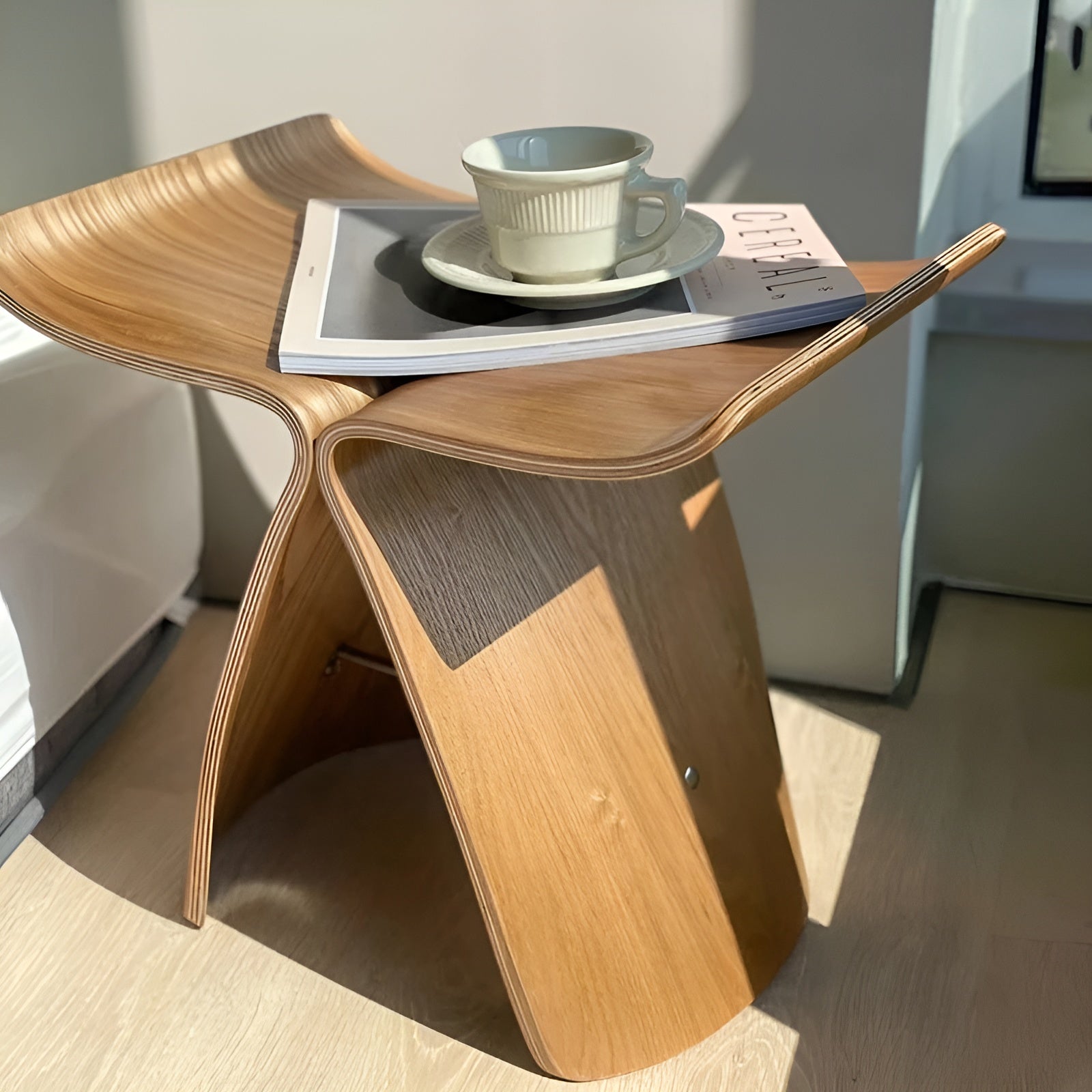 Håndlaget Trebenk – Rustikk og Solid Tre | Perfekt for Alle rom