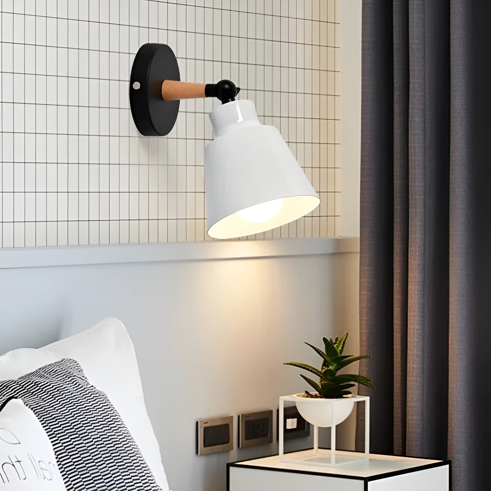 Vegglampe i Massivt Tre – Minimalistisk og Dekorativ | Perfekt for Soverom og Gang