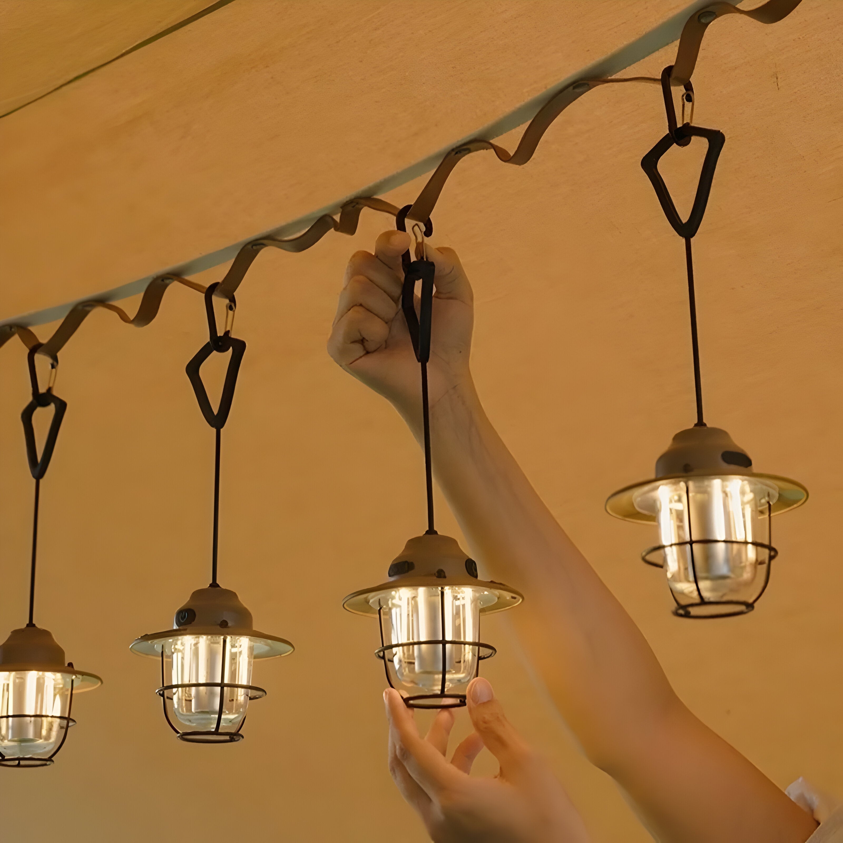 Riksa – Retro LED Hengelampe med USB-opplading