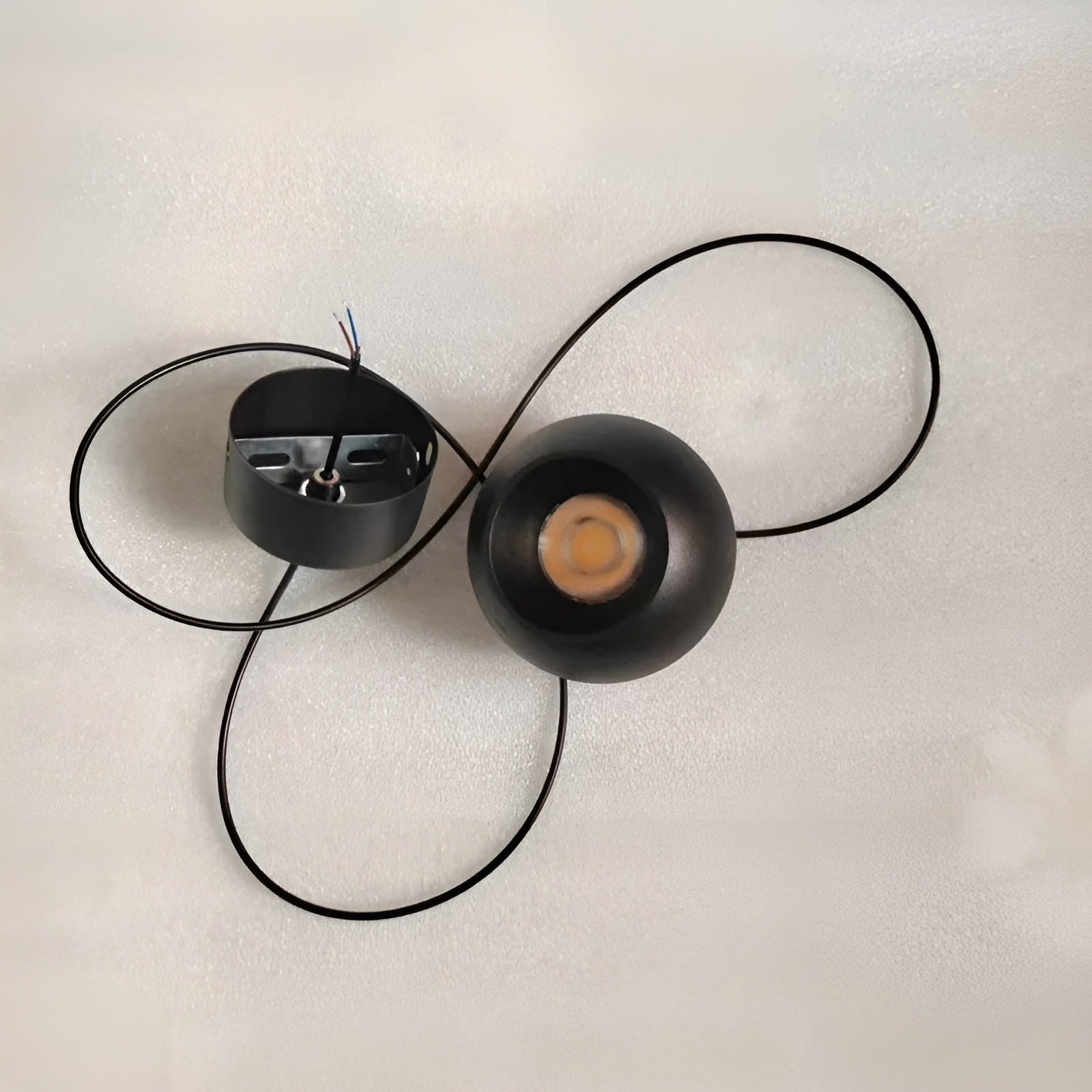 Minimalistisk Kulependellampe – Moderne og Elegant | Perfekt for Kjøkken, Stue og Kafé