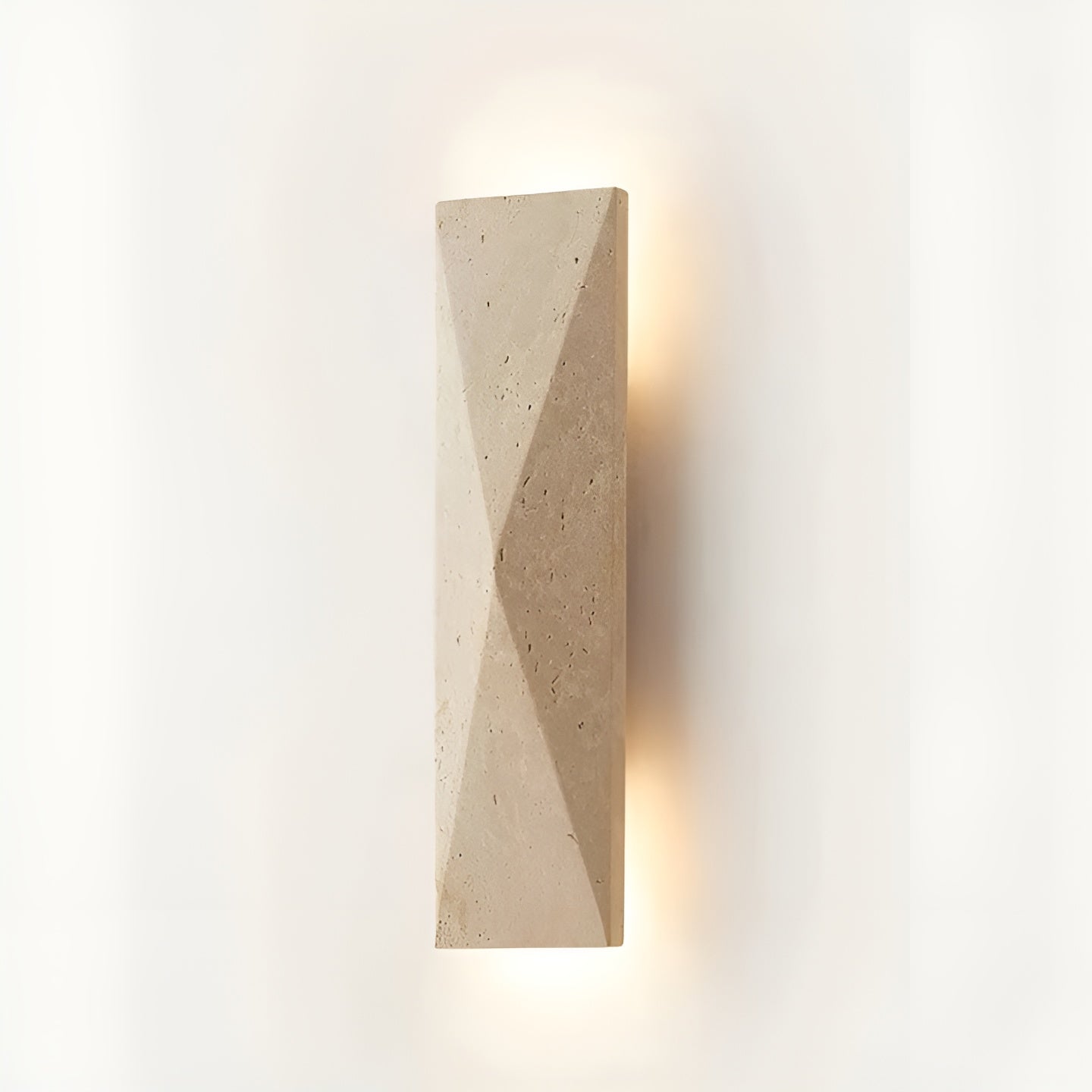 Vegglampe i Travertin – Elegant Naturstein | Perfekt for Stue og Gang