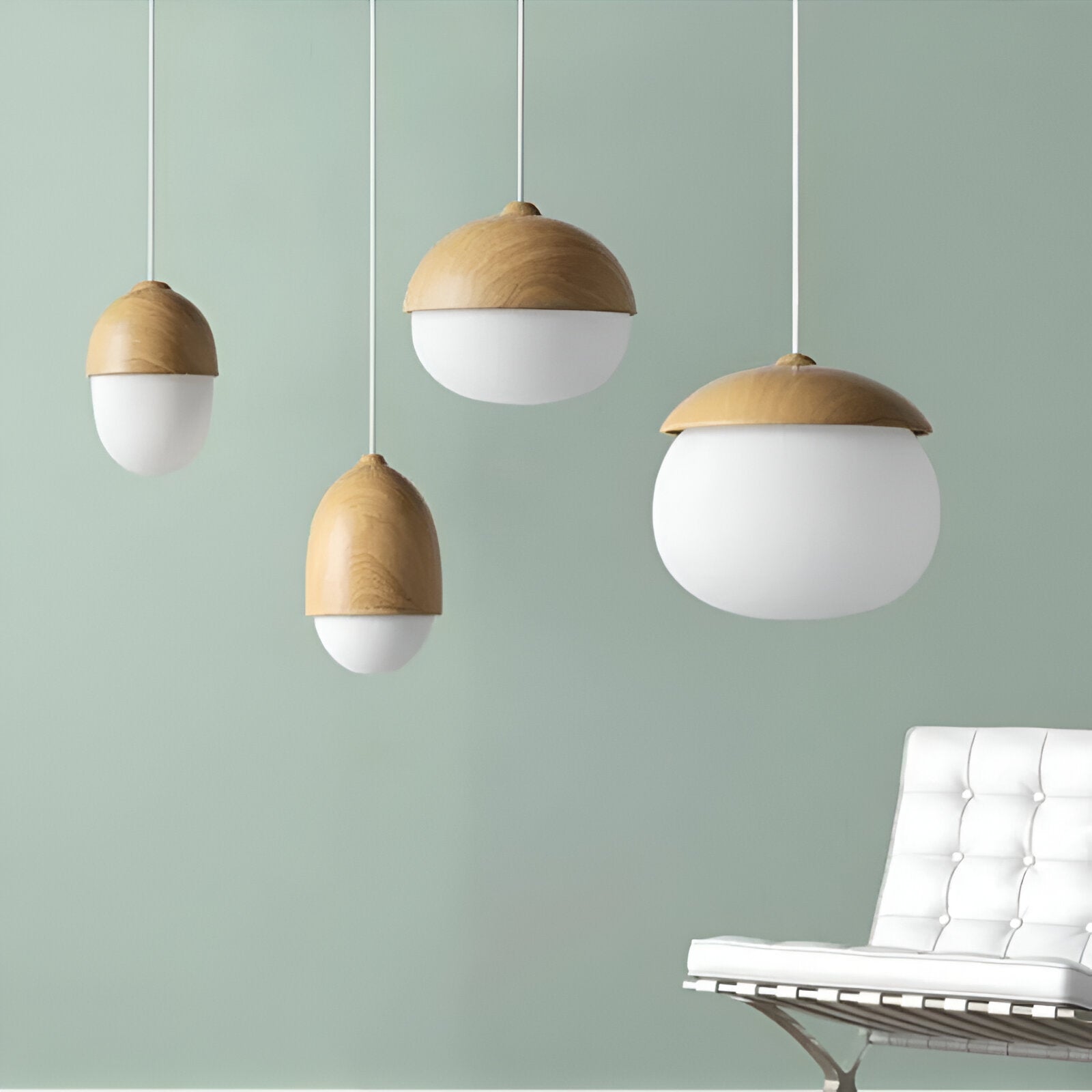 Hengelampe i Glass og Tre – Dekorativ Eikelignende Form | Unikt Design for Hjemmet