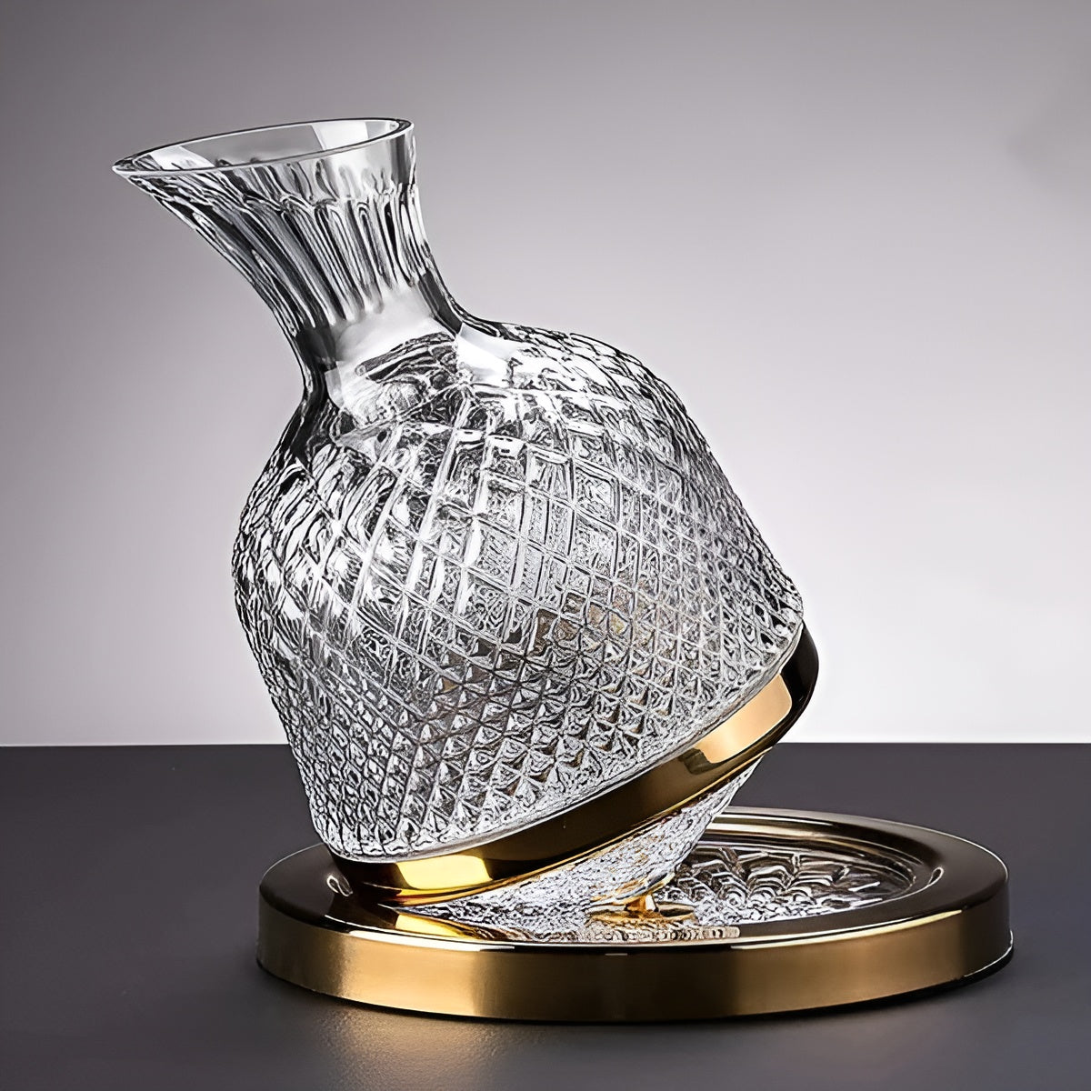 Kristallglas-Karaffe – 360° Drehbar und Elegant | 1,5 L Wein- und Getränkespender - Gull - Karafler