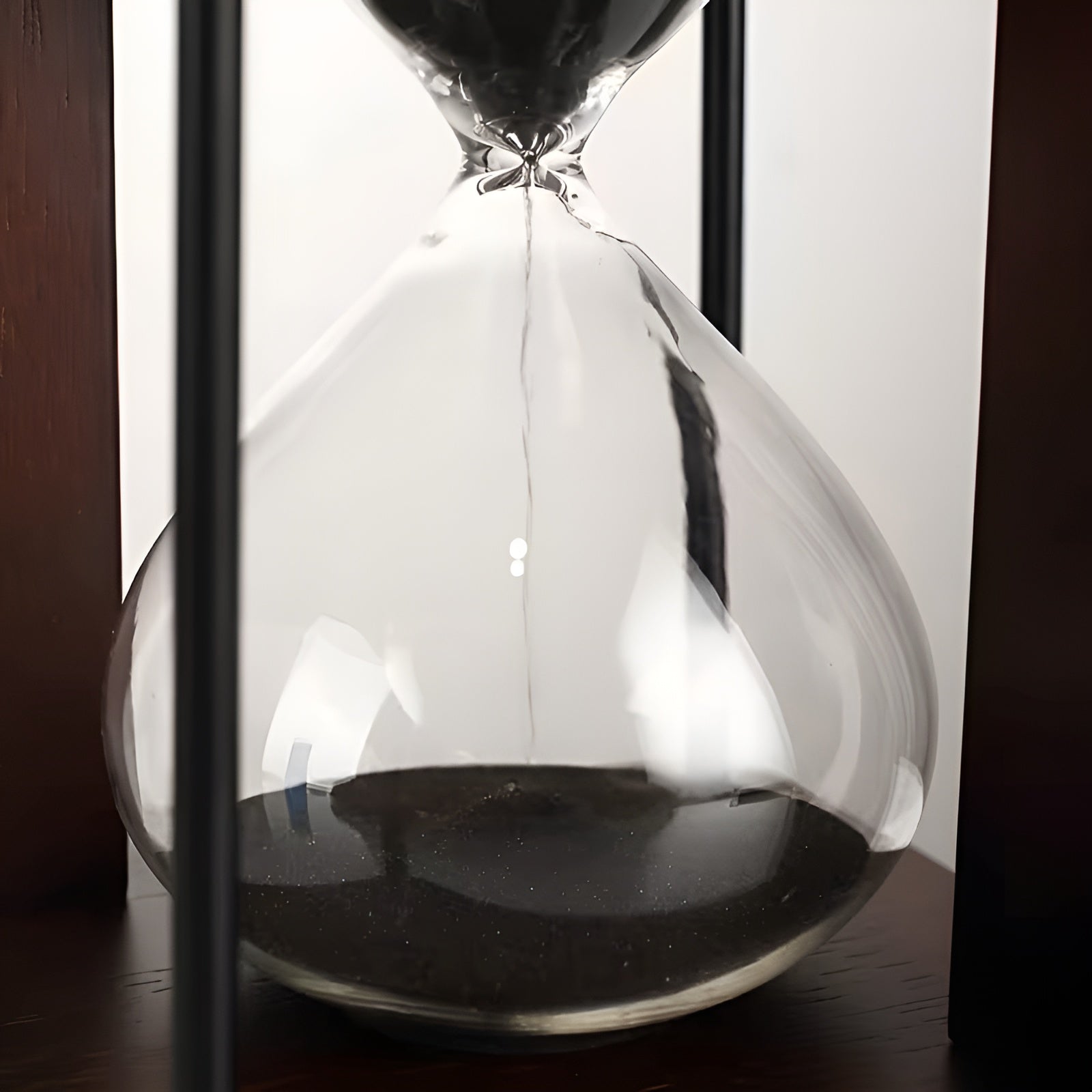 Tretimeglass 30 Minutter – Dekorativt i Massivt Tre | Perfekt for Kontor og Hjem