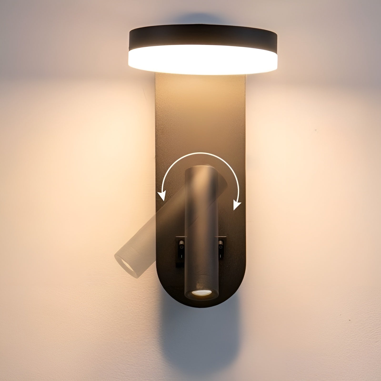 Geometrisk Vegglampe – To Lyskilder og Nedovervendt Lys | Moderne og Dekorativ