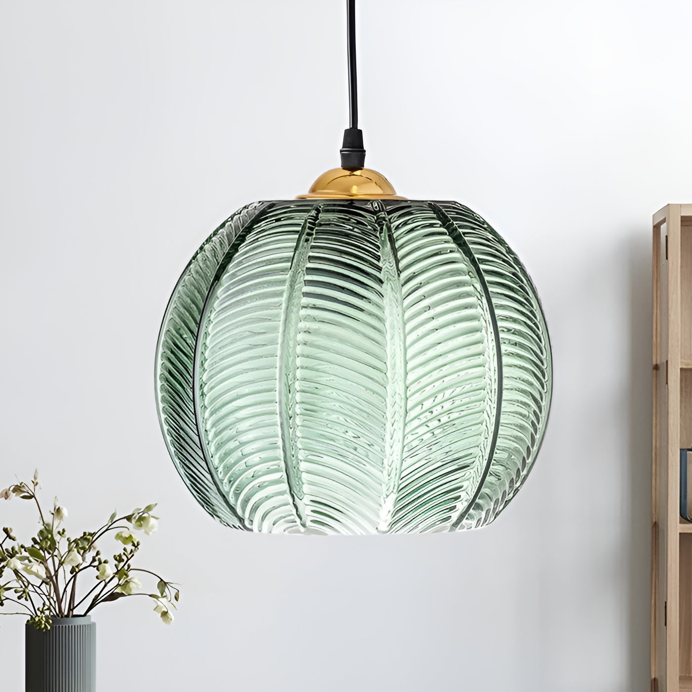 Ribbet Glasspendel i Grønn – Stemningsfullt Retrodesign | Dekorativ Taklampe for Stue og Spisestue - Grønn