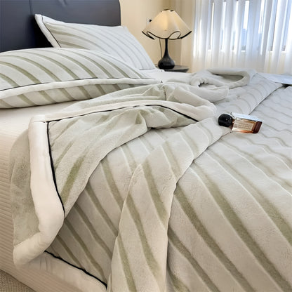 Mykt Koseteppe I Melkesammet – Varmt Og Behagelig | Perfekt For Høst Og Vinter