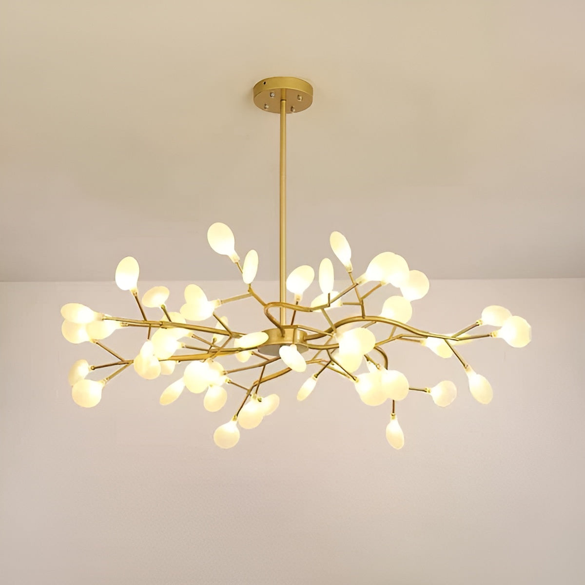 Lysekrone med Grenform – Elegant og Stemningsfull | Ildflue-effekt for Koselig Belysning