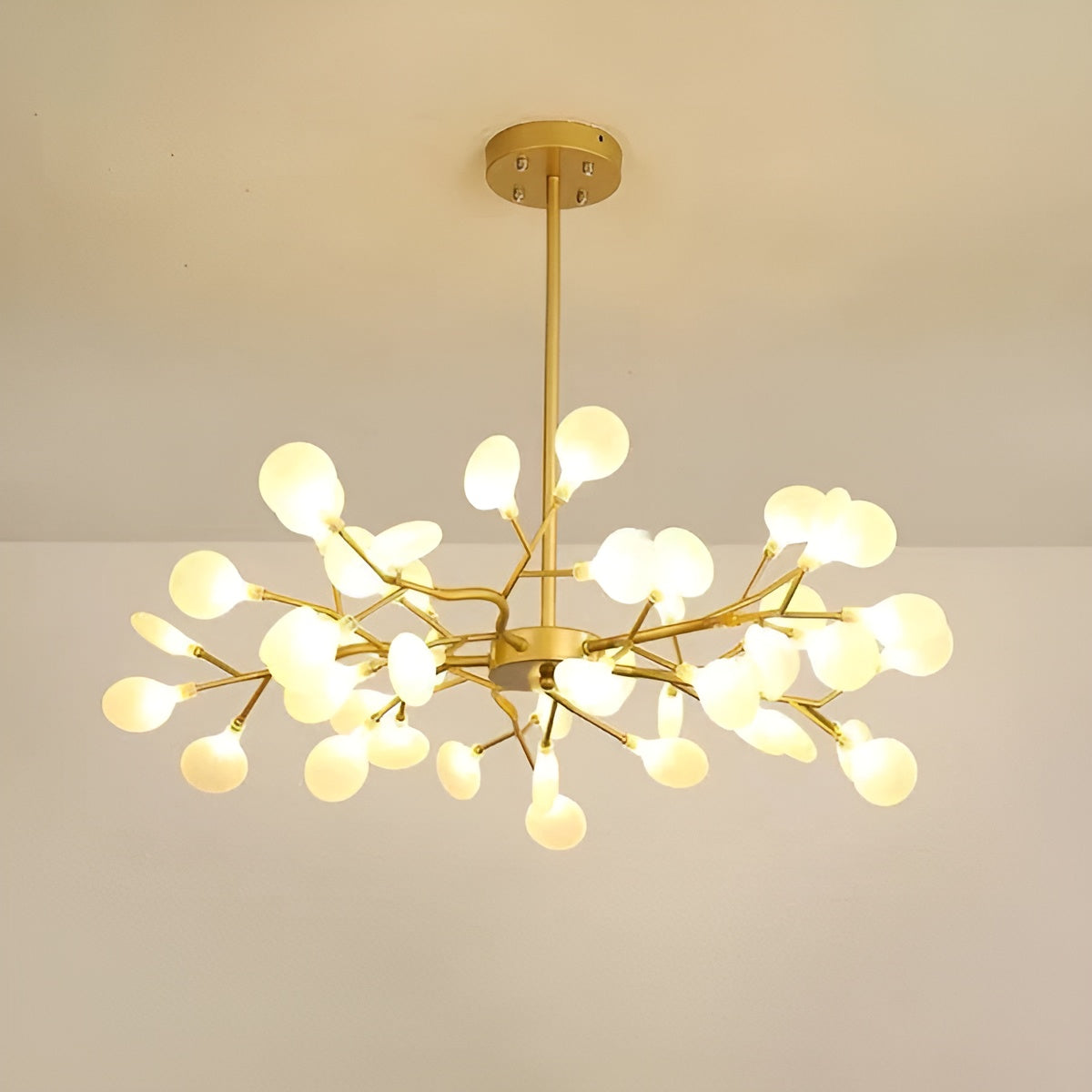 Lysekrone med Grenform – Elegant og Stemningsfull | Ildflue-effekt for Koselig Belysning