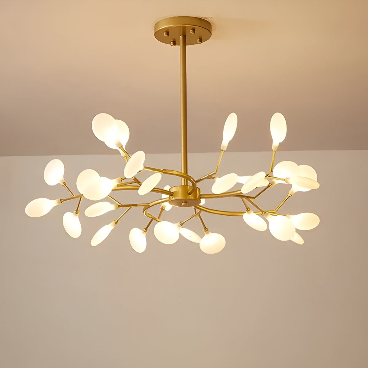 Lysekrone med Grenform – Elegant og Stemningsfull | Ildflue-effekt for Koselig Belysning