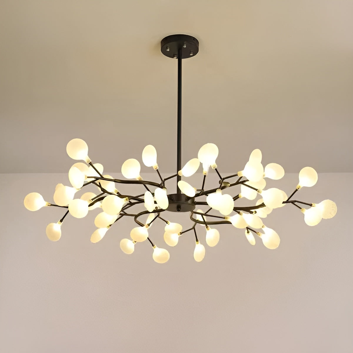 Lysekrone med Grenform – Elegant og Stemningsfull | Ildflue-effekt for Koselig Belysning