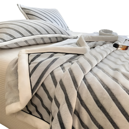 Mykt Koseteppe I Melkesammet – Varmt Og Behagelig | Perfekt For Høst Og Vinter