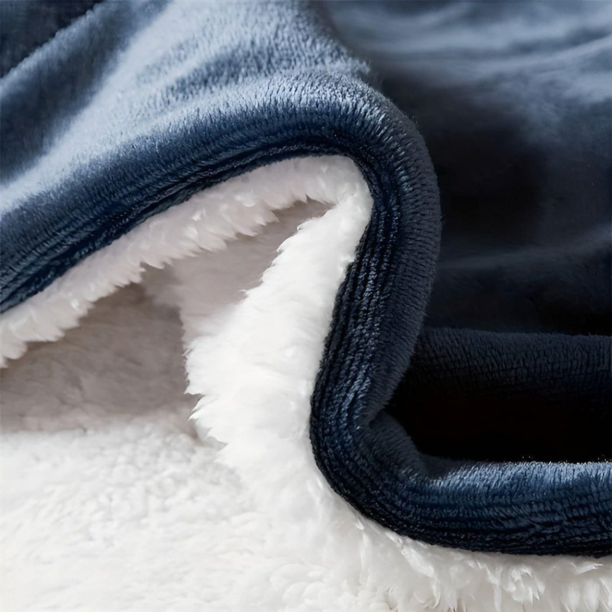 PlushWarm Pledd – Mykt Fleecepledd for Vinteren