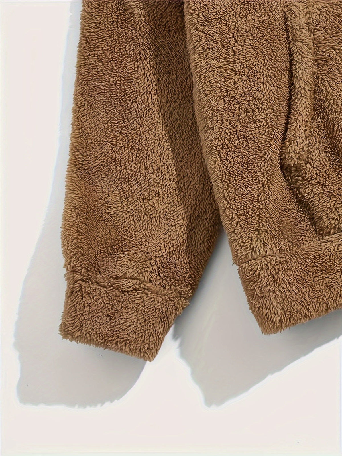 Teddy fleece pyjamas herre – avslappet passform i bruk