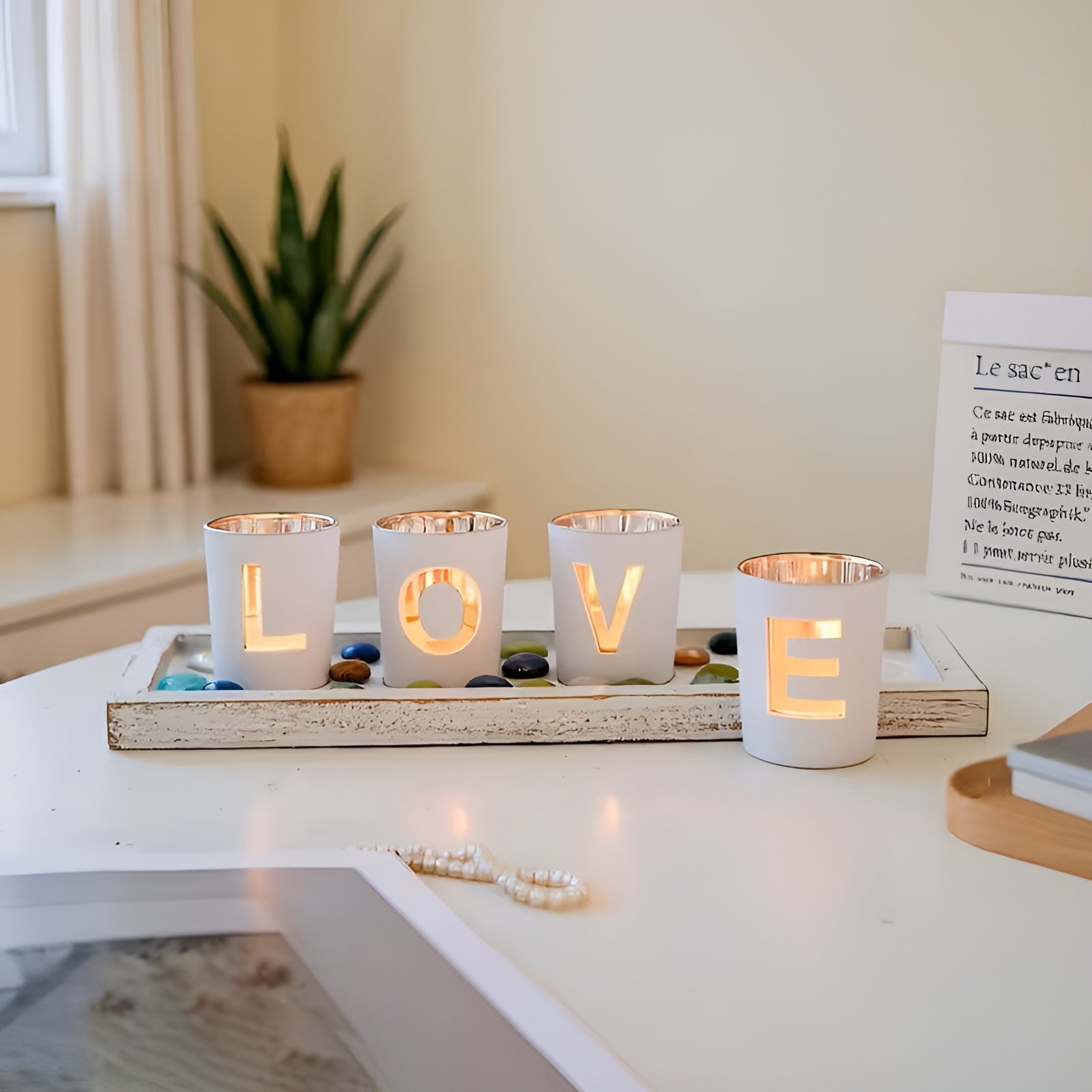 Glasslysestake med Tresokkel – Dekorativ og Lun Stemning | Perfekt for Telys og Hjemmedekor