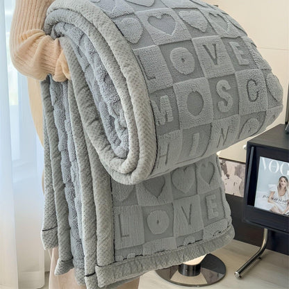 CoralDream Pledd – Varmt Fleece-vinterpledd med Hjerte- og Bokstavmønster på Begge Sider