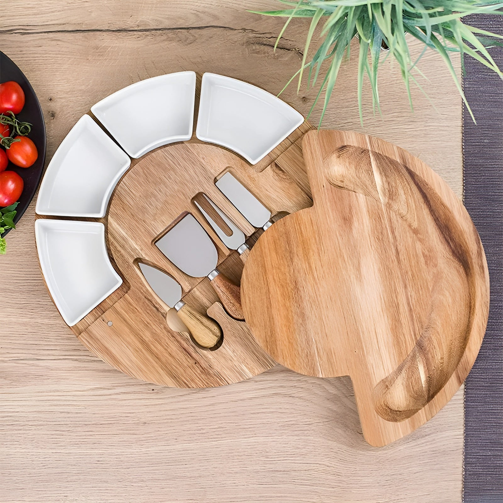 Käsebrett med Ostekniver – Elegant og Dekorativt Serveringsbrett | Perfekt for Ost, Tapas og Kosekvelder