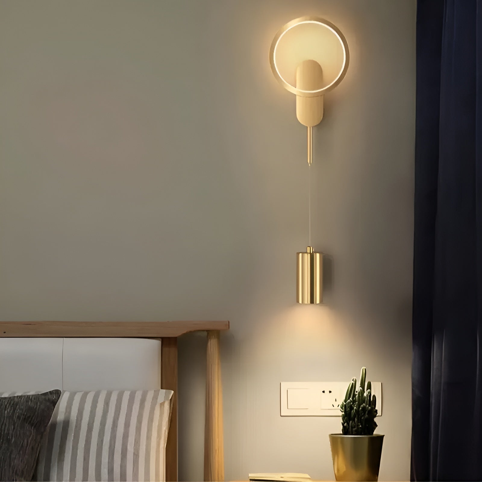 LED Vegglampe – Stilren i Svart og Gull | Dekorativ Belysning for Stue, Soverom og Gang