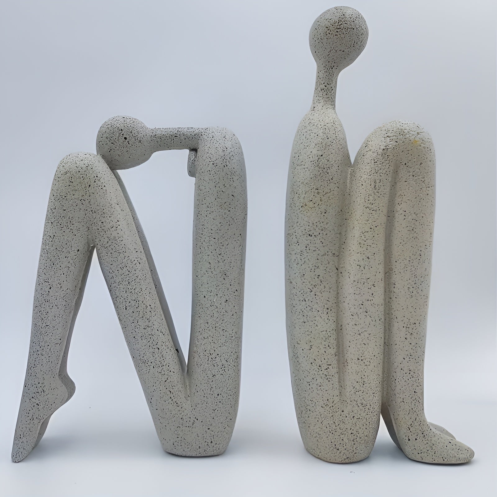 Skulptursett i Kunstharpiks (2 stk) – Moderne og Dekorative Menneskefigurer | Perfekt for Hylle og Stue - Beige