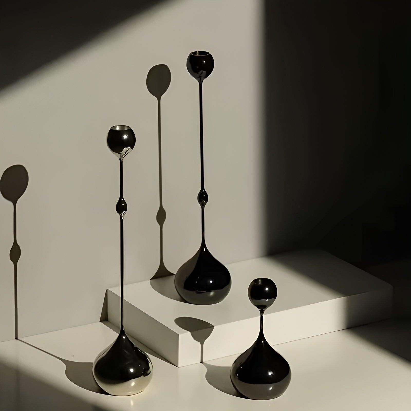 3-pakning Med Lysestaker I Dråpeform – Minimalistisk Design I Svart Metall | Dekorativt Til Stuen Bordet Og Kafeen