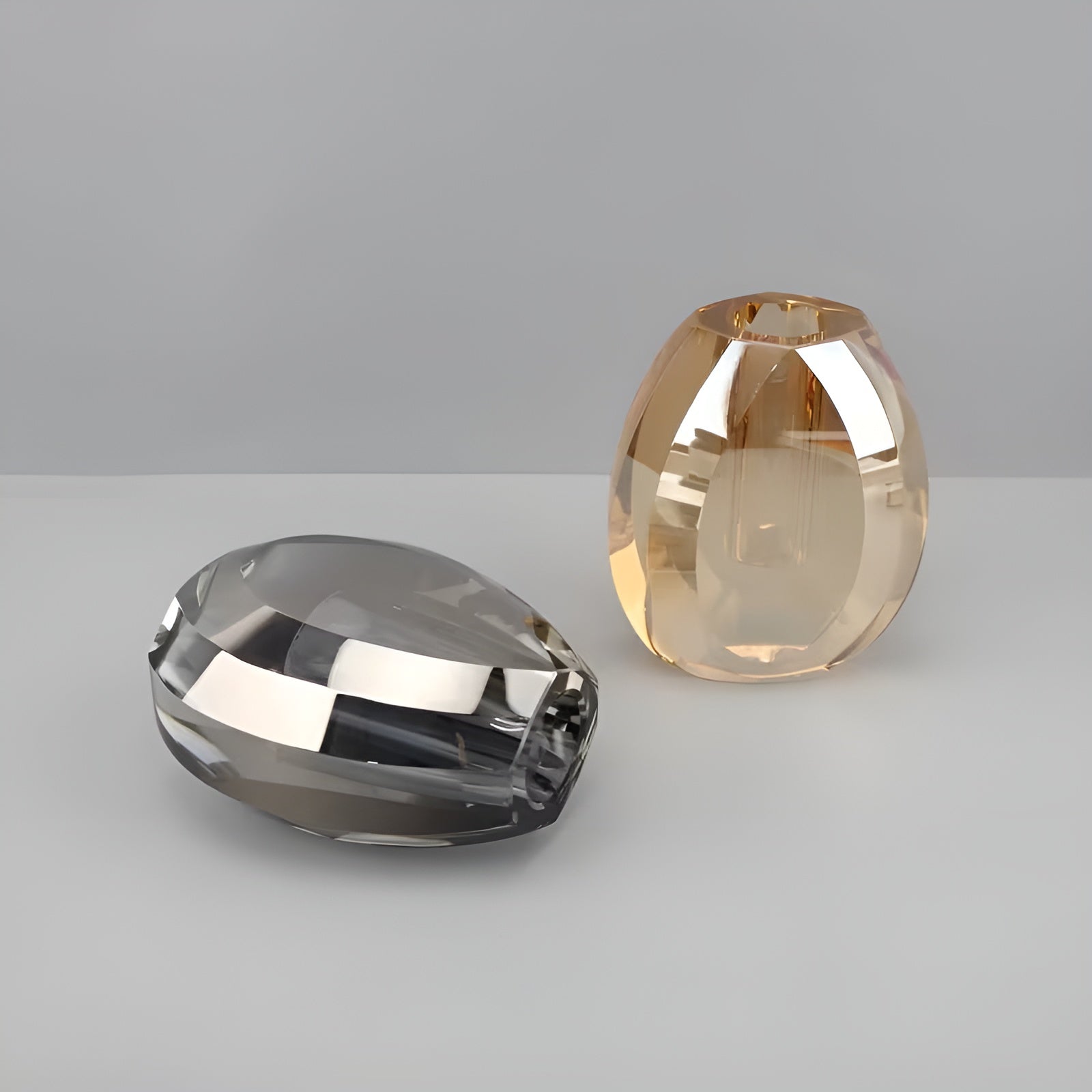 Krystallvase i Dråpeform – Elegant og Tidløs | Dekorativ for Bord og Stue