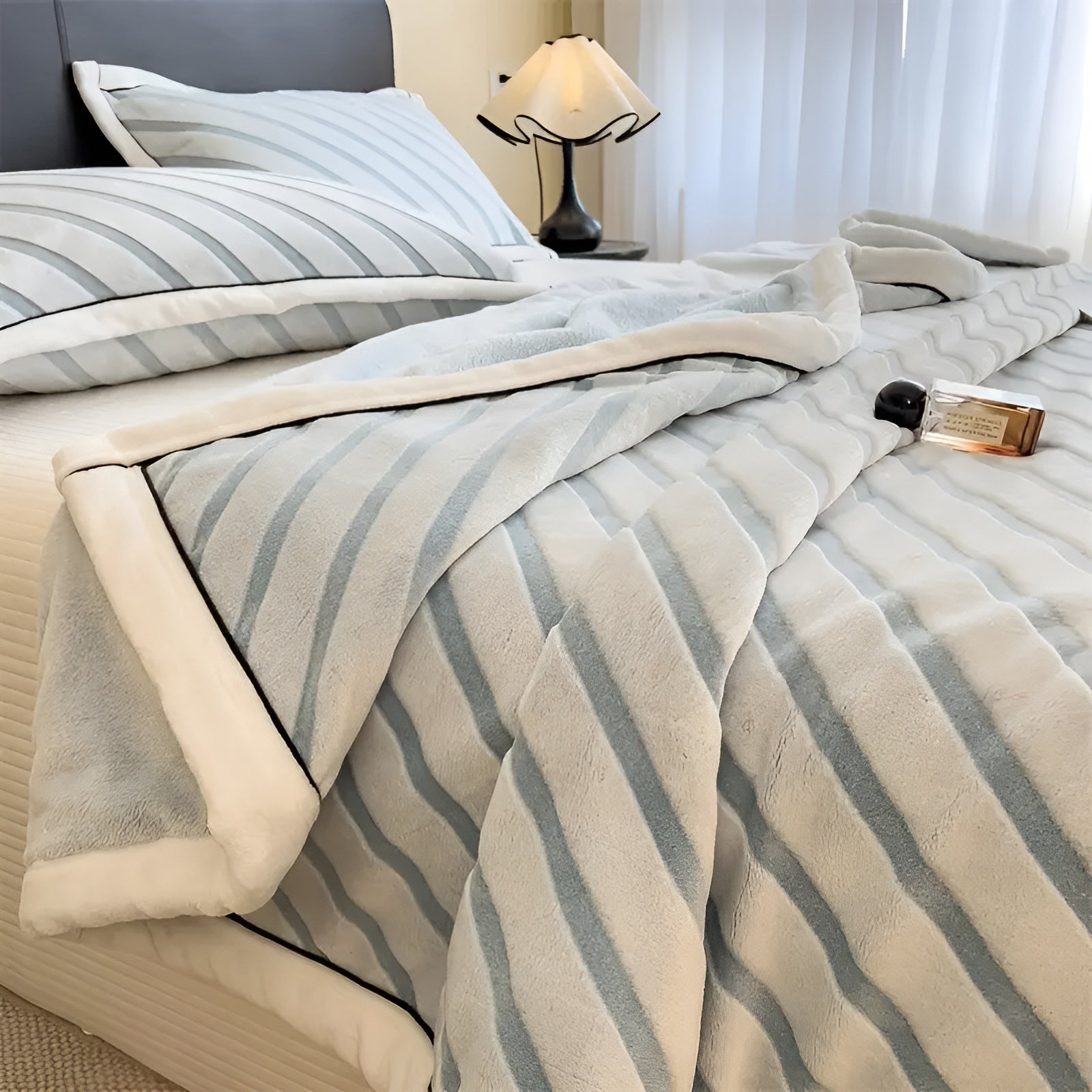 Mykt Koseteppe I Melkesammet – Varmt Og Behagelig | Perfekt For Høst Og Vinter