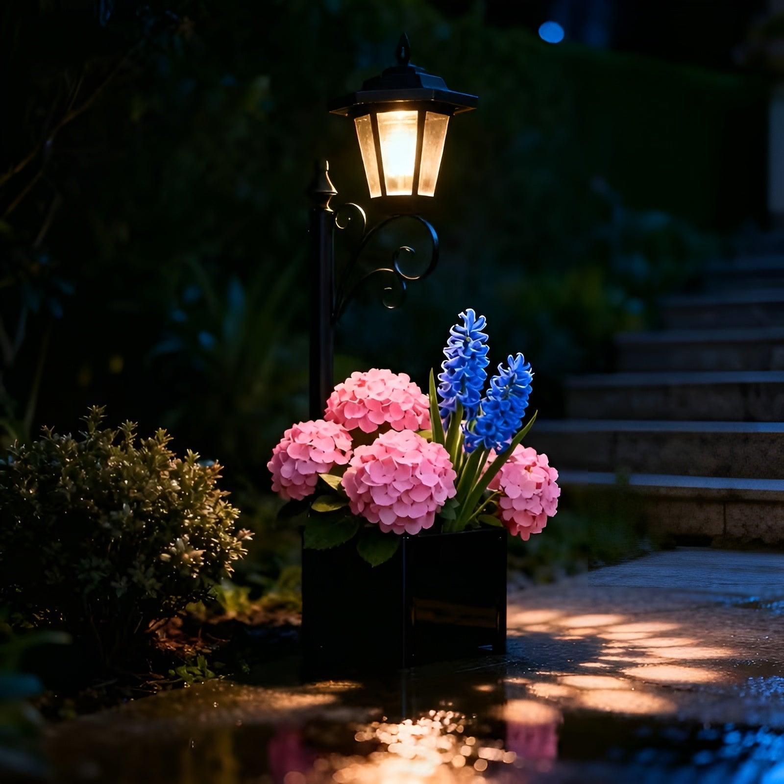 Solcellelampe med Blomsterpotte – Dekorativ og Stemningsfull | Perfekt for Balkong og Terrasse - Belysning for gangstier