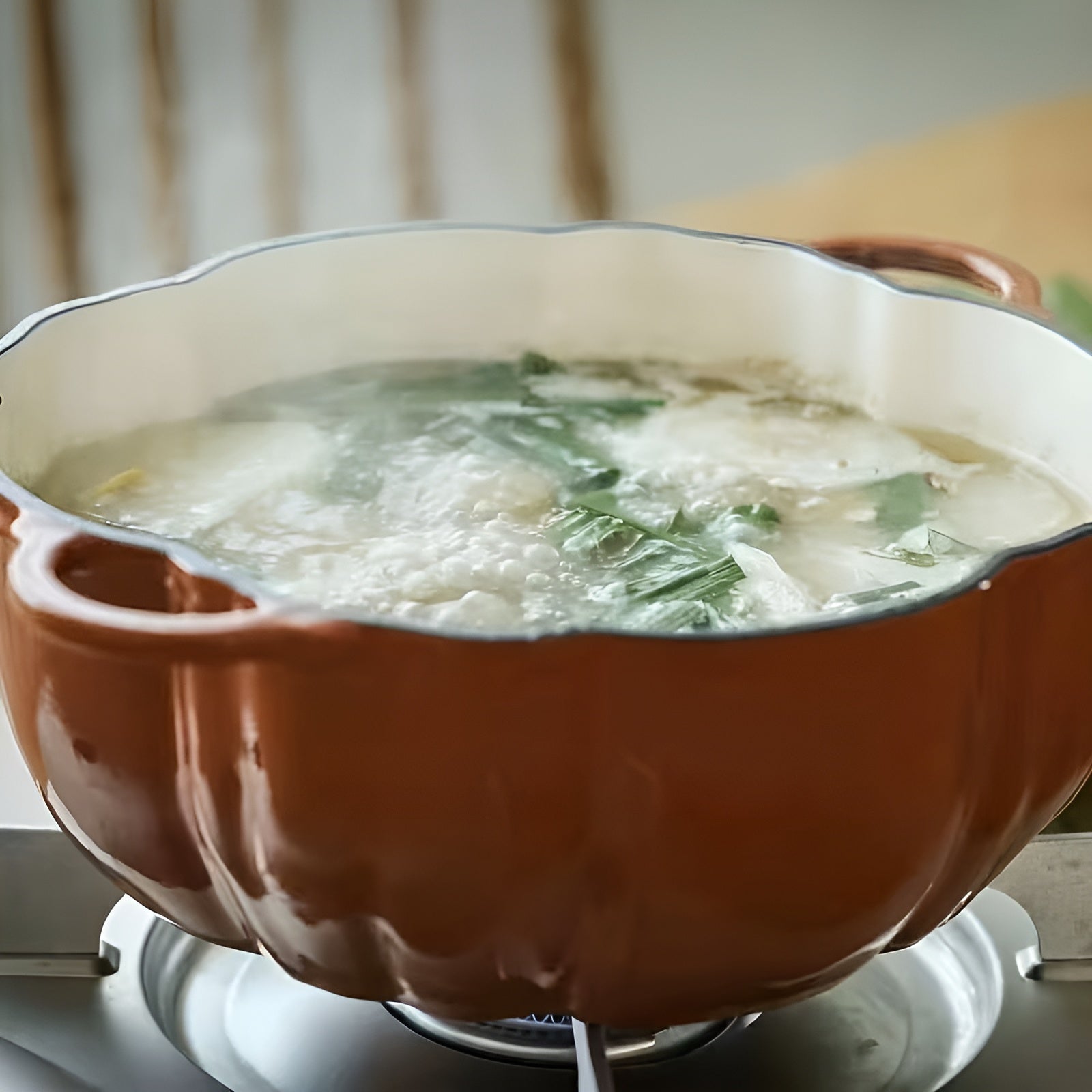 Gresskarformet Emaljegryte – Multifunksjonell og Dekorativ | Perfekt for Supper og Gryteretter