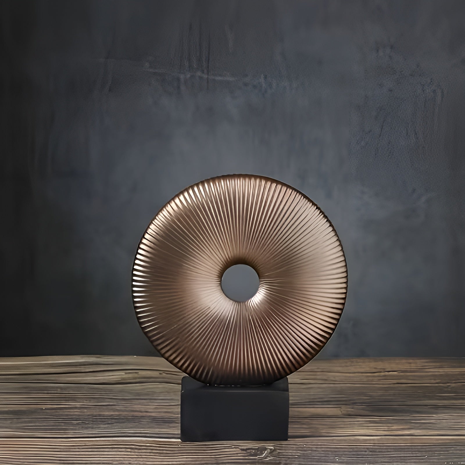 Rund Skulptur I Vintage-stil – Kinesisk Inspirert | Stilig Boliginnredning I Resin - Liten - Figurer