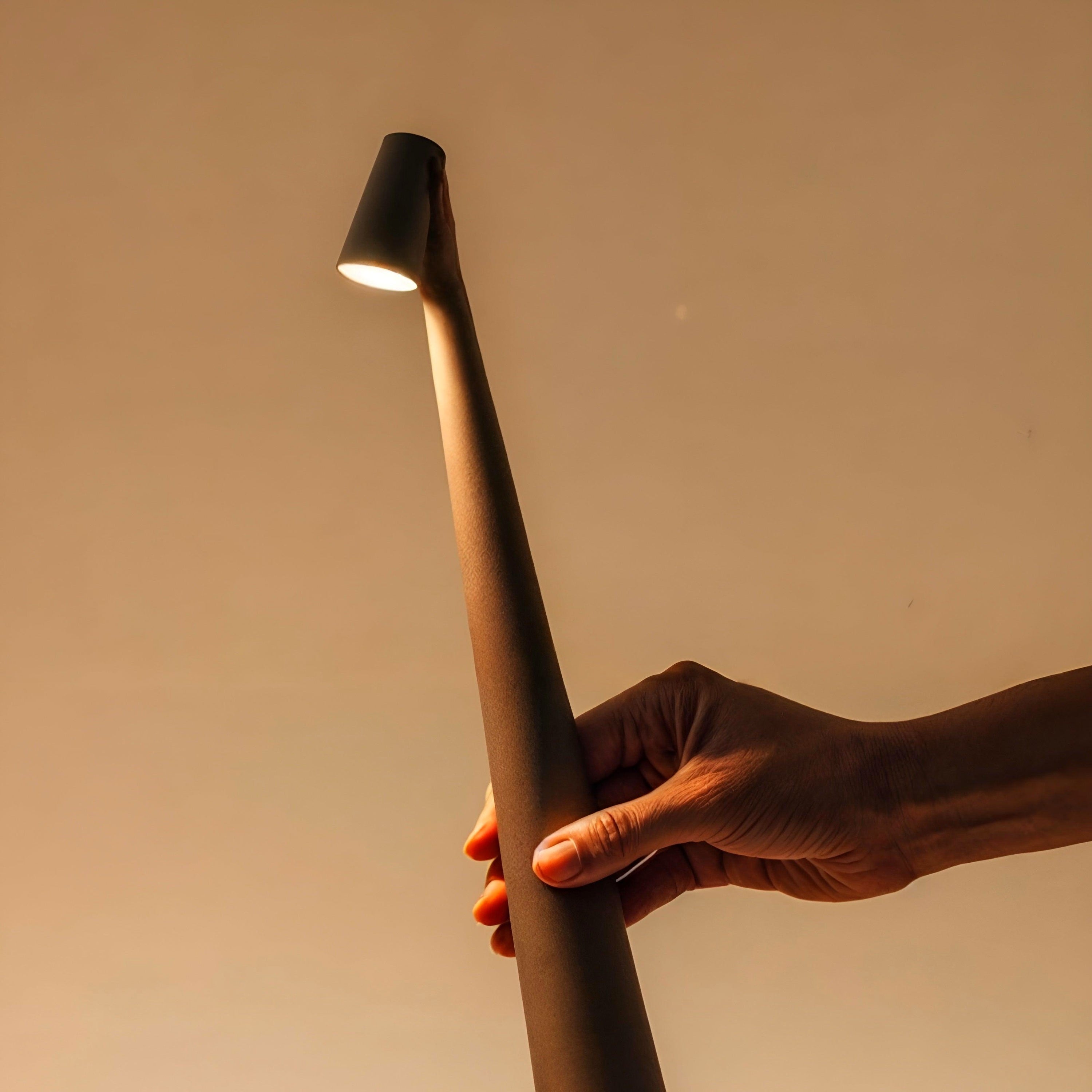 Bilde av Lucea Design Bordlampe – Italiensk Eleganse i Moderne Belysning fra Velisse