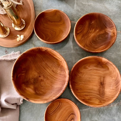 Håndlaget Sett Med Skåler I Teak – 5 Elegante Skåler For Stilfull Servering