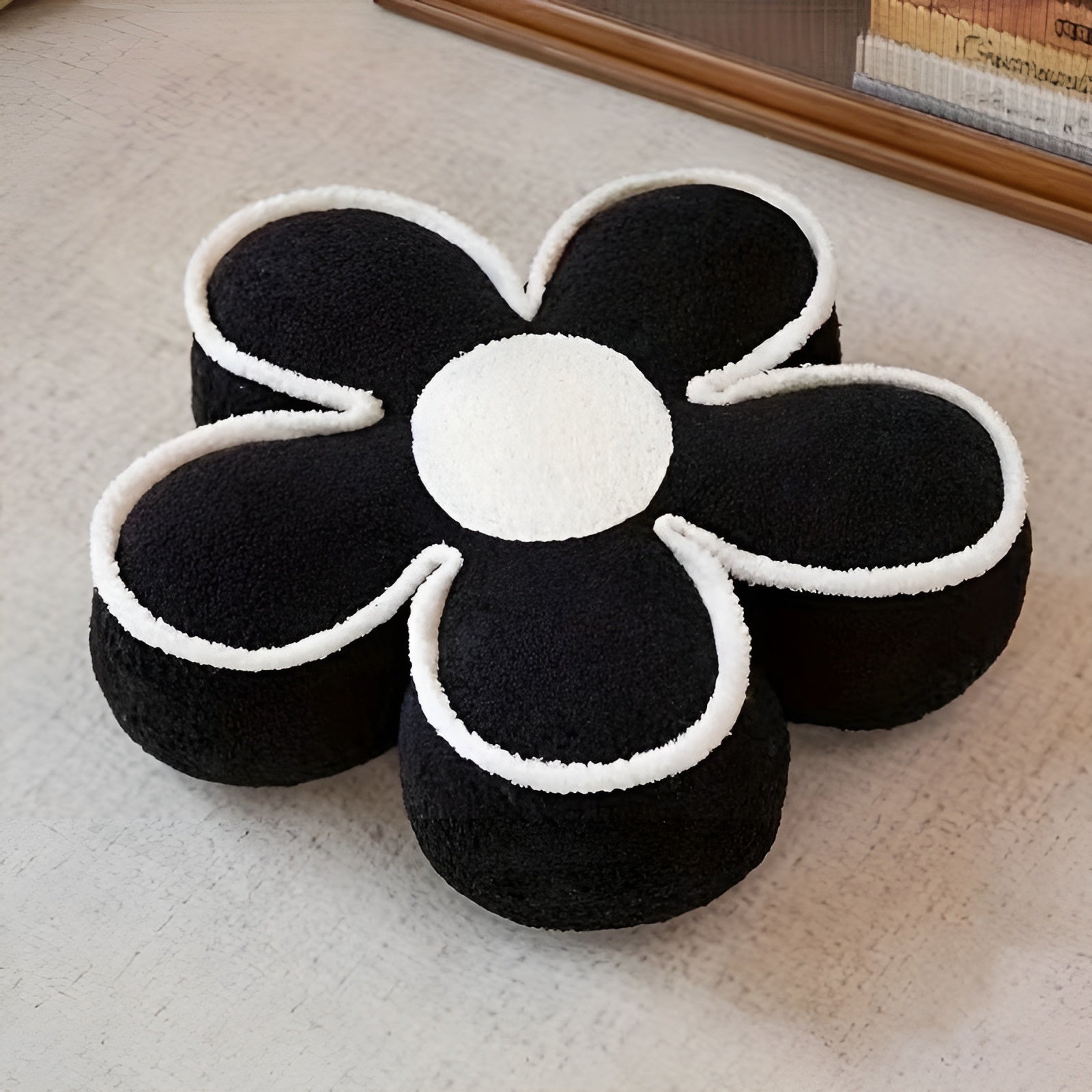 Blomsterformet Pute – Myk og Dekorativ | Perfekt for Sofa og Hjemmedekorasjon - Svart - Pynteputer