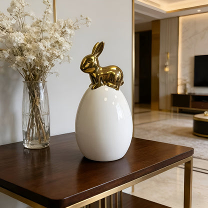 Keramisk Dekorasjonskanin I Eggform – Moderne Påskedekorasjon I Hvitt Og Gull | Elegant Borddekorasjon For Stuen