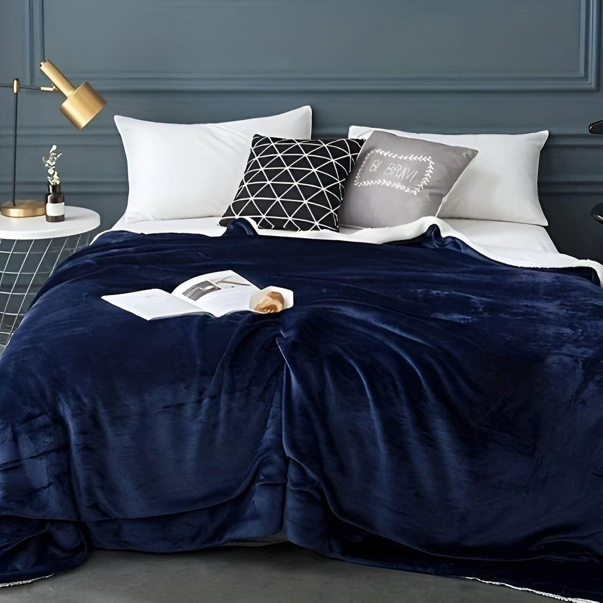 PlushWarm Pledd – Mykt Fleecepledd for Vinteren