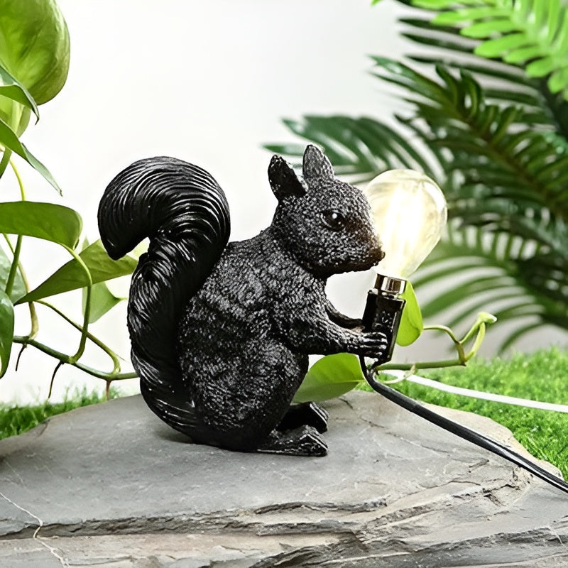 Bordlampe med Ekornfigur –Dekorativ og Koselig | Perfekt for Nattbord