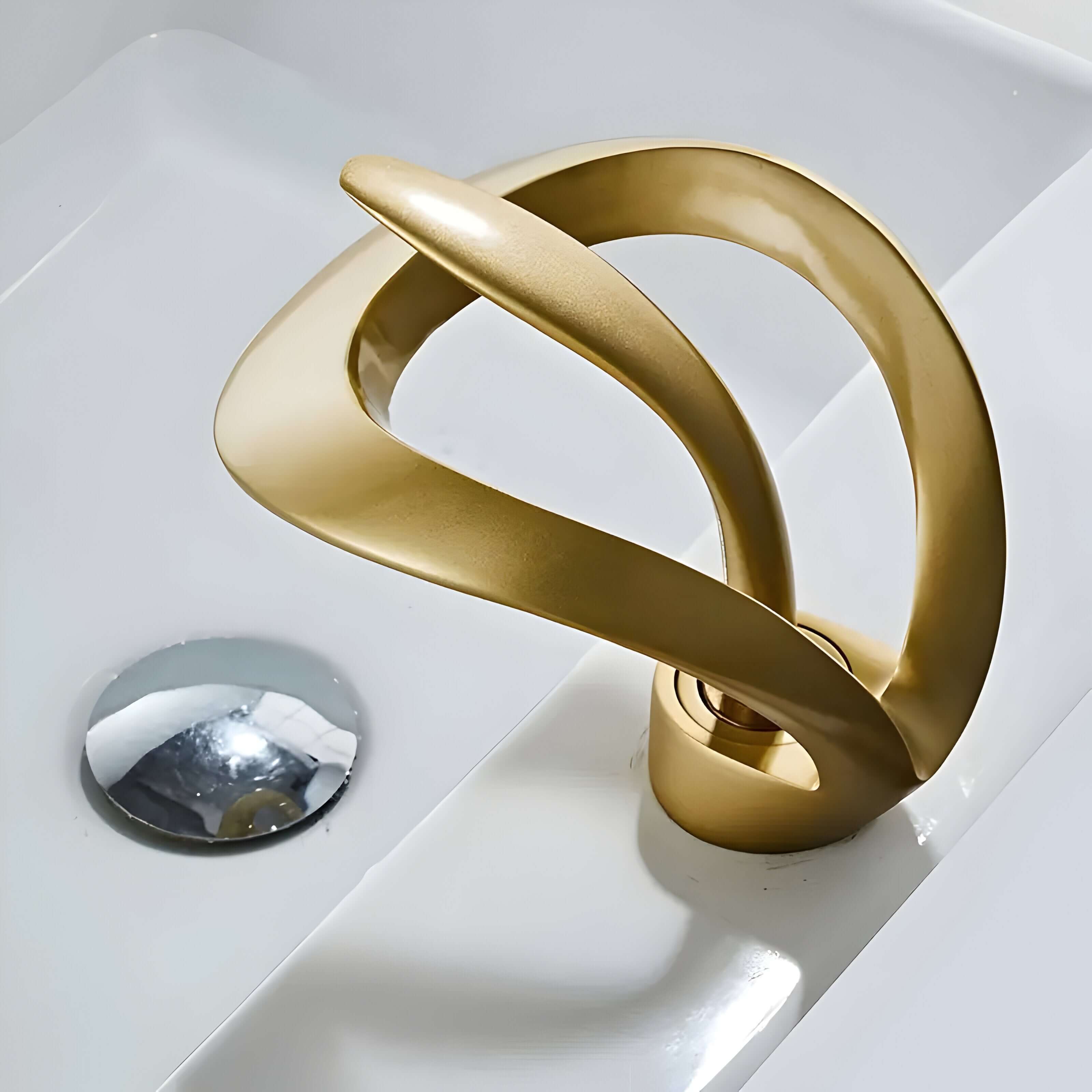 Lunova – Baderomskran i Minimalistisk Design