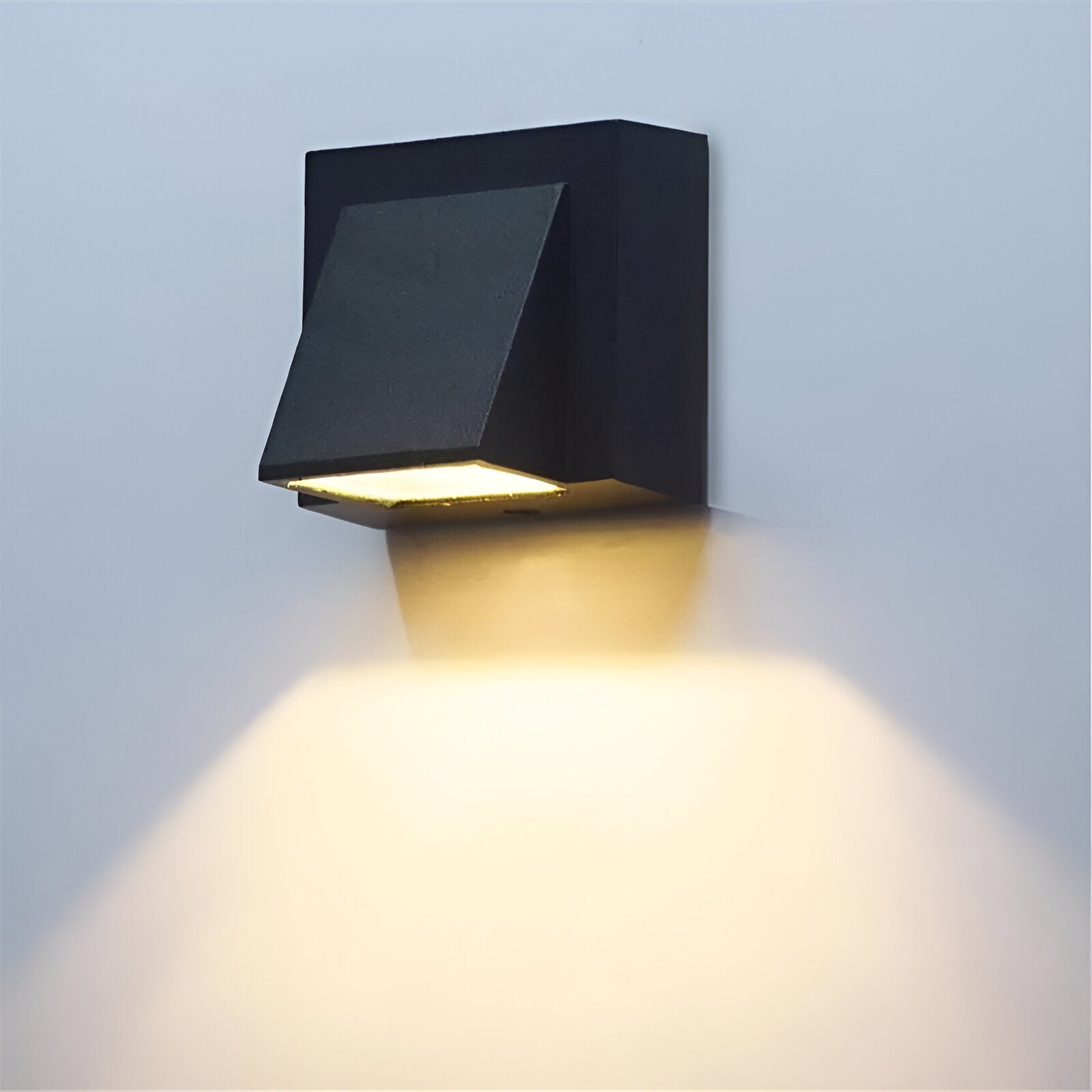 Utendørs LED-vegglampe – Moderne og Værbestandig | Perfekt for Fasader og Hager