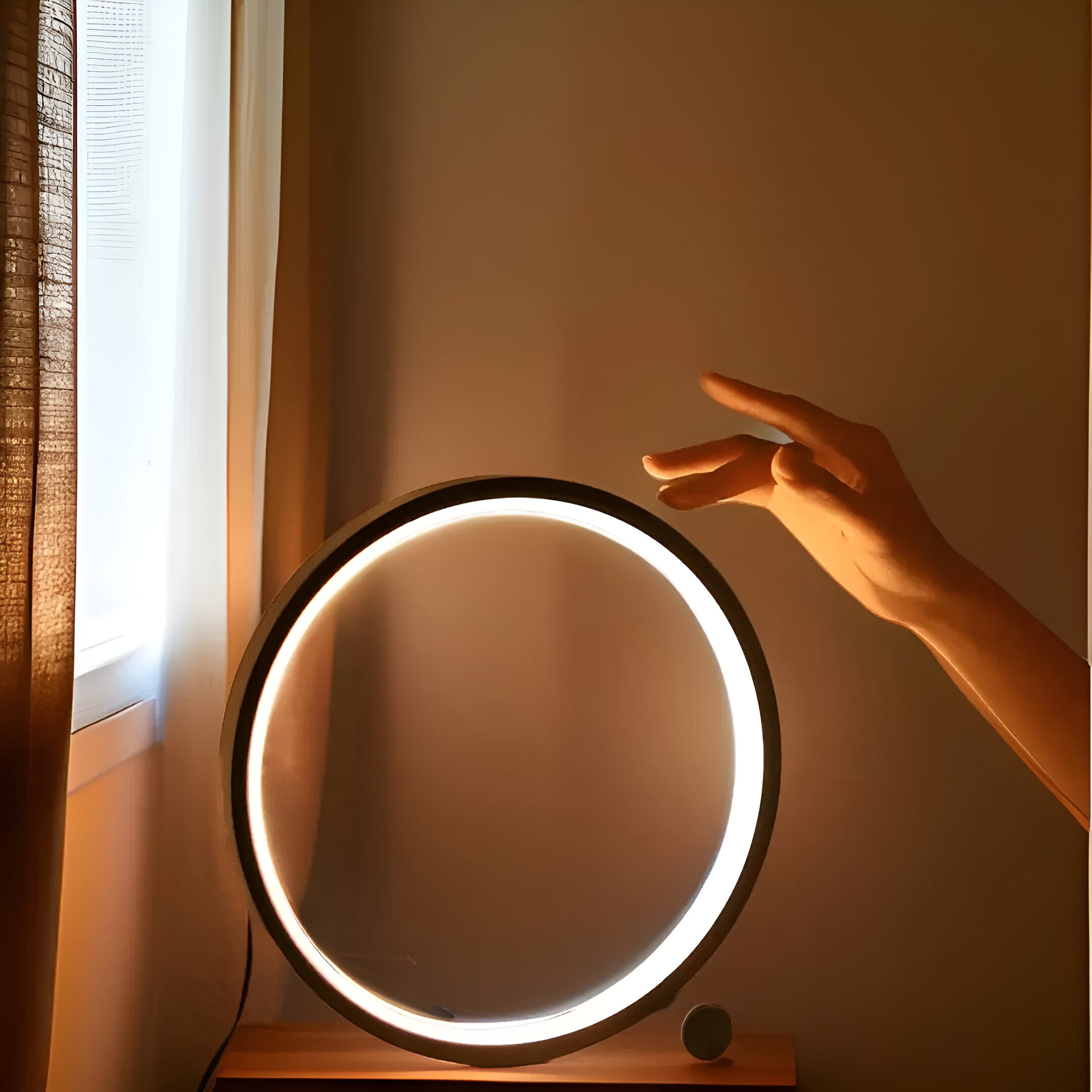 Bilde av Lunaris Minimalistisk LED-bordlampe – Elegant og Justerbar Belysning fra Velisse